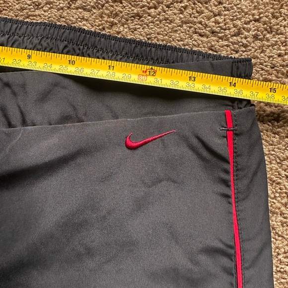 NIKE VINTAGE Men's Black Pants with Red Accents - Picture 6 of 8